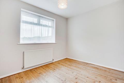 7 Lanshaw Close, Leeds, LS10 3PD
