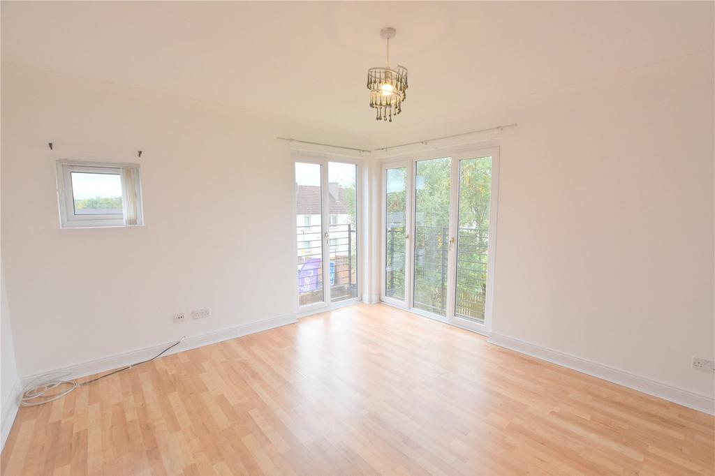 St. Andrews Drive, North Lanarkshire ML5 2 bed flat to rent £750 pcm