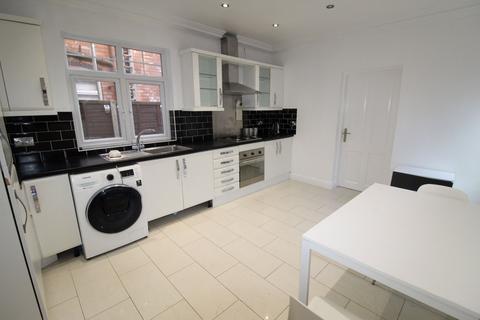 4 bedroom semi-detached house for sale, Belchers Lane, West Midlands B9