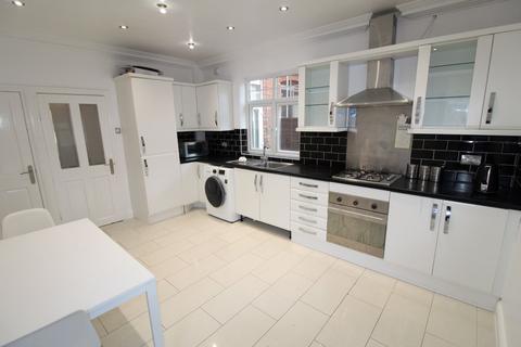 4 bedroom semi-detached house for sale, Belchers Lane, West Midlands B9