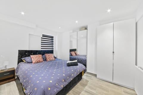 undefined, Warwick Road, W14