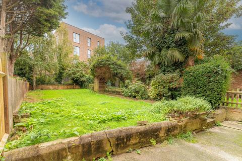 2 bedroom flat for sale, Gilmore Road, Lewisham SE13