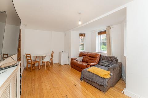 2 bedroom flat for sale, Gilmore Road, Lewisham SE13