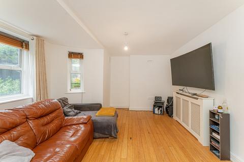 2 bedroom flat for sale, Gilmore Road, Lewisham SE13