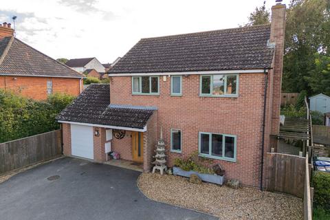 4 bedroom detached house for sale, Bratton Road, Westbury BA13