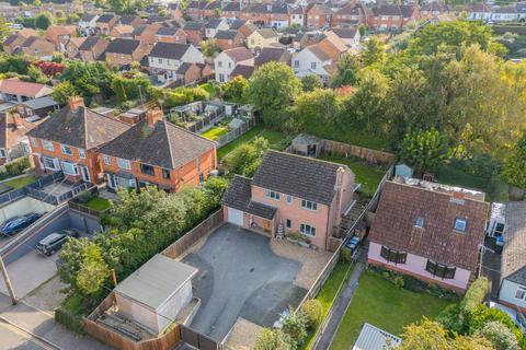 4 bedroom detached house for sale, Bratton Road, Westbury BA13