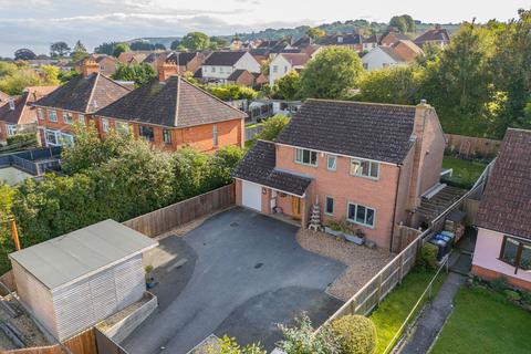 4 bedroom detached house for sale, Bratton Road, Westbury BA13