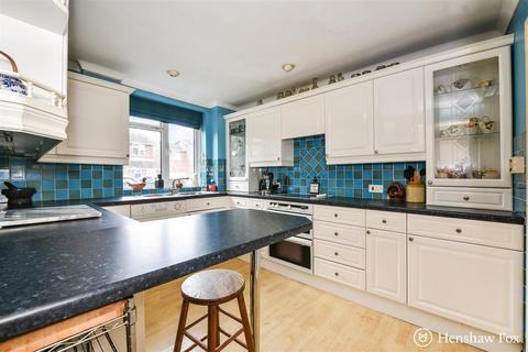 3 bedroom semi-detached house for sale, St. Christophers Close, North Baddesley, Hampshire