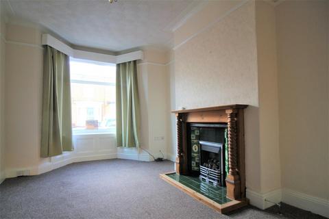 2 bedroom end of terrace house to rent, Candler Street, Scarborough