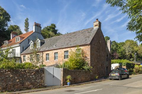 4 bedroom end of terrace house for sale, Les Charrieres Malorey, St. Lawrence, Jersey