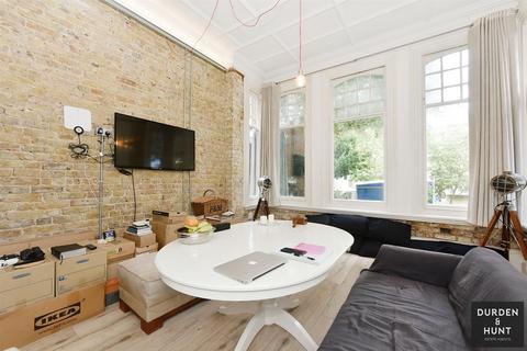 1 bedroom apartment for sale, Cambalt Road, London, SW15