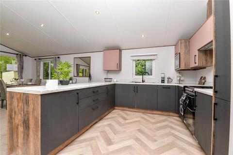 2 bedroom park home for sale, Woodland View, Hoburne Bashley Holiday Park, New Milton, Hampshire, BH25