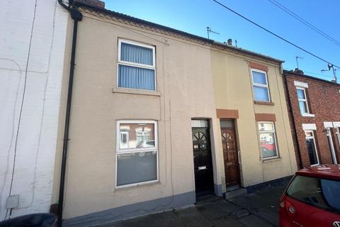 2 bedroom terraced house to rent, Northcote Street, Semilong, Northampton NN2