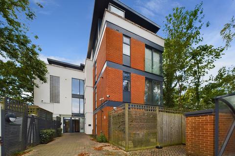 Newbeck Court, Beckenham, Kent, BR3