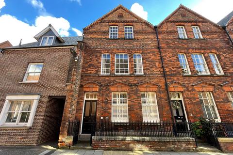 2 bedroom terraced house for sale, Queen Street, King's Lynn, Norfolk, PE30