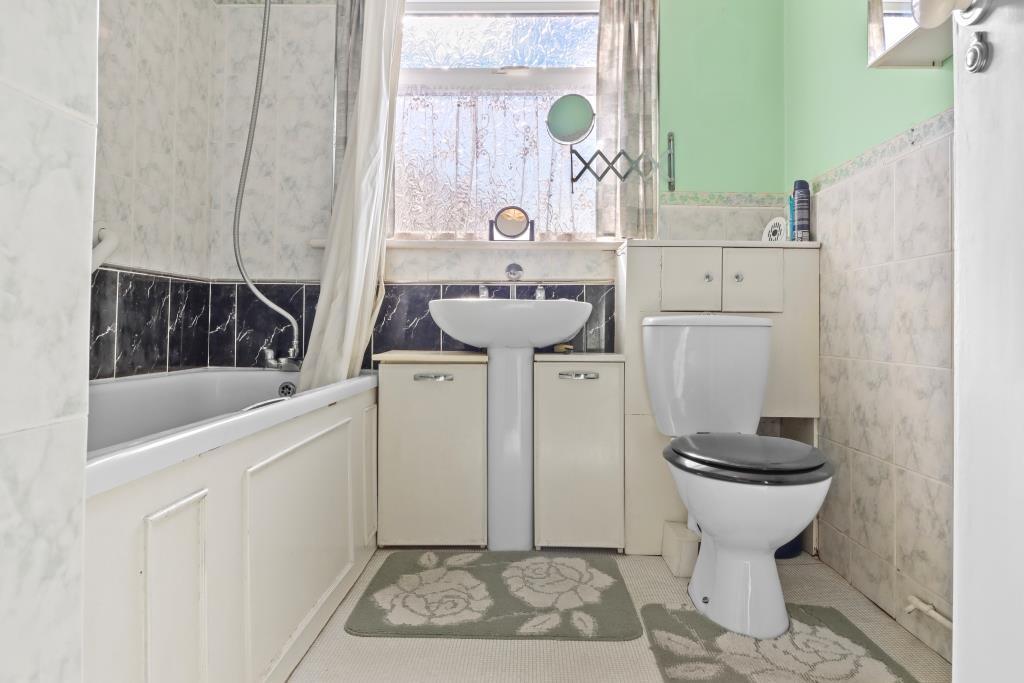Bathroom.jpg