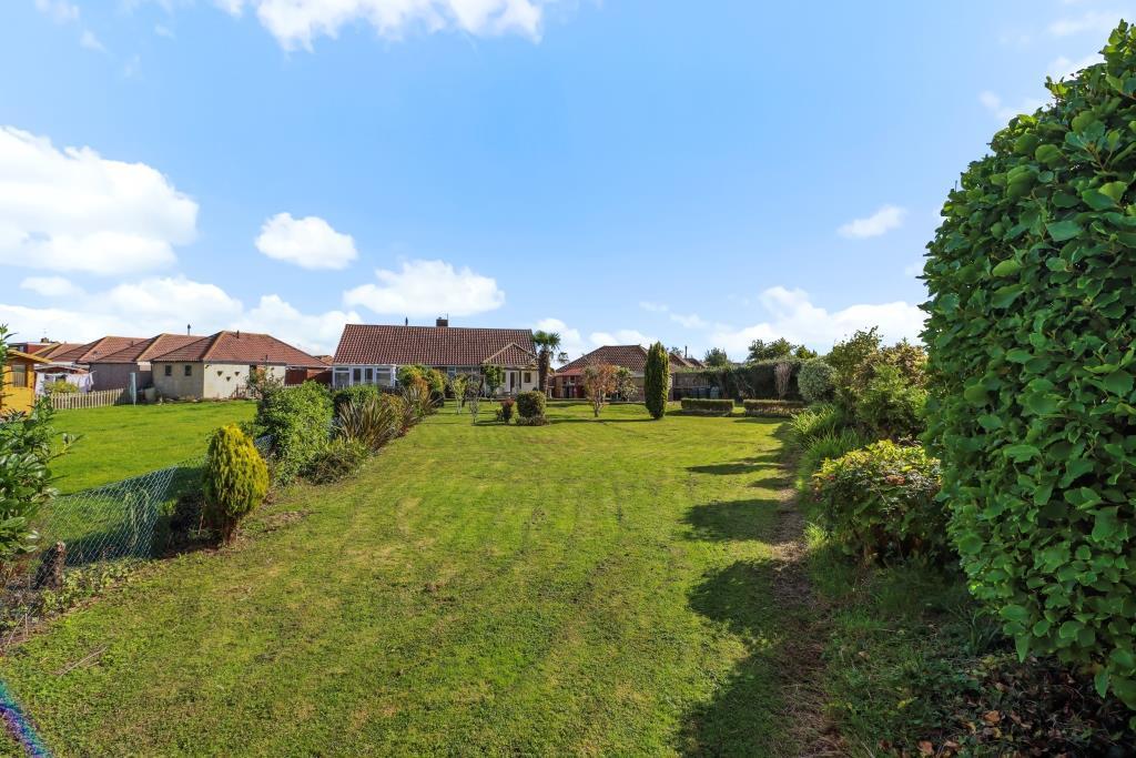 Rear Garden photo 4.jpg