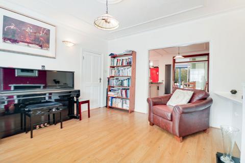 4 bedroom semi-detached house for sale, Forest View Road, Walthamstow E17