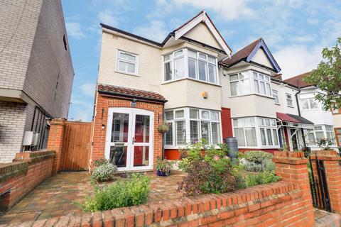 4 bedroom end of terrace house for sale, Forest View Road, Walthamstow E17