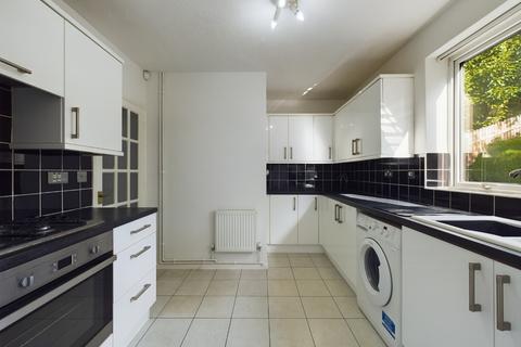 11a Gillsway, Northampton, NN2 8HT