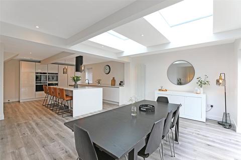 95 Manygates Lane, Sandal, Wakefield, WF2 7DL