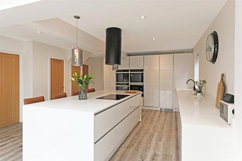 95 Manygates Lane, Sandal, Wakefield, WF2 7DL