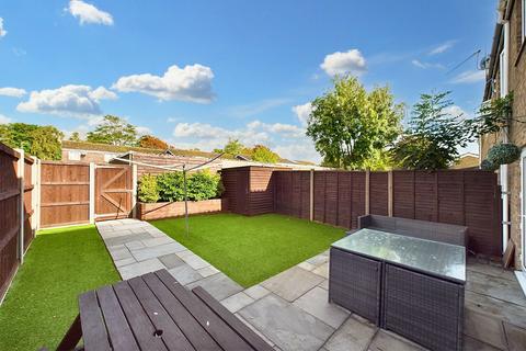 18 Edith Cavell Close, Thetford, IP24 1TJ