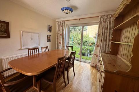 4 bedroom semi-detached house for sale, Dinmore, Bovingdon HP3