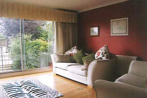 3 bedroom terraced house to rent, Constitution Hill, Gravesend, Kent, Kent