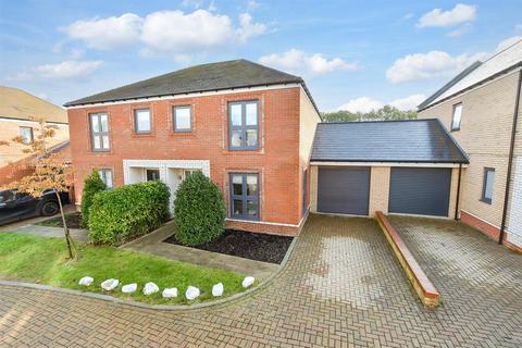 3 bedroom semi-detached house for sale, Pioneer Avenue, Kings Hill, West Malling, Kent