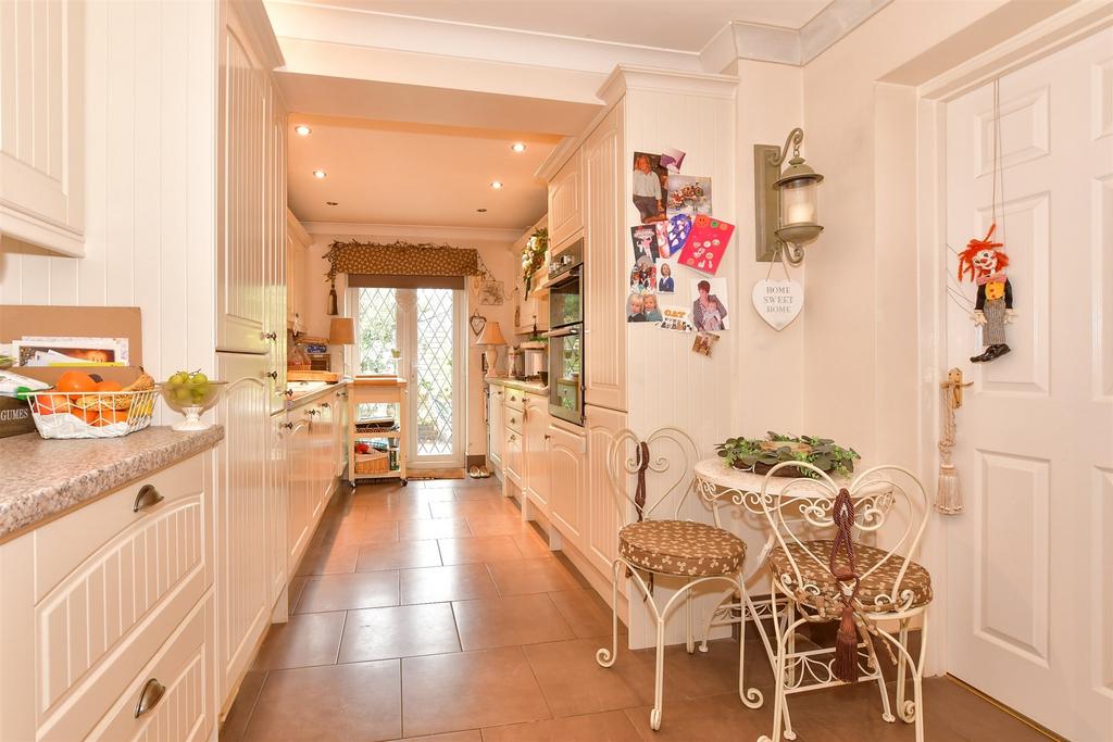 Kitchen/ Breakfast Room