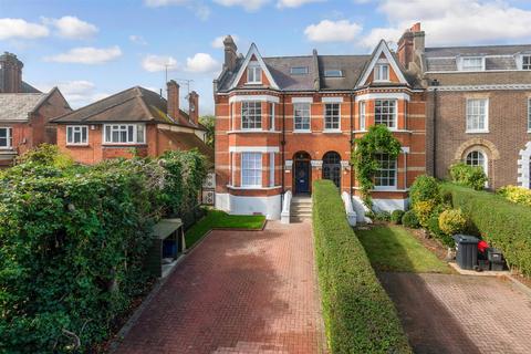 4 bedroom semi-detached house for sale, High Road, Woodford Green, Essex