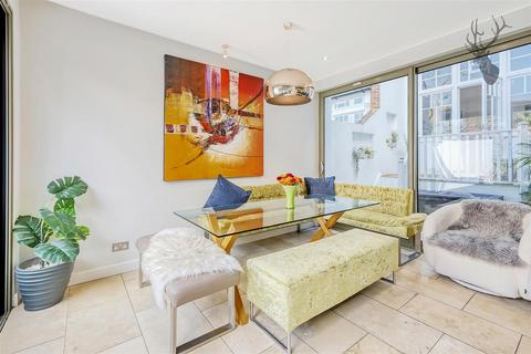 1 The Drive, Chingford, London, E4 7AJ