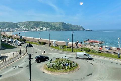 2 bedroom retirement property for sale, Clarence Road, Craig y Don,  Llandudno