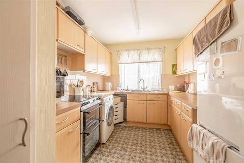 58 Hayse Hill, Windsor, SL4 5SZ