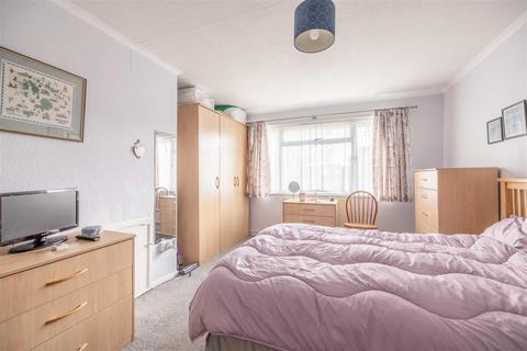 58 Hayse Hill, Windsor, SL4 5SZ