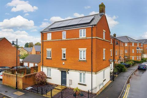 4 bedroom semi-detached house for sale, Quakers Road, Devizes, SN10