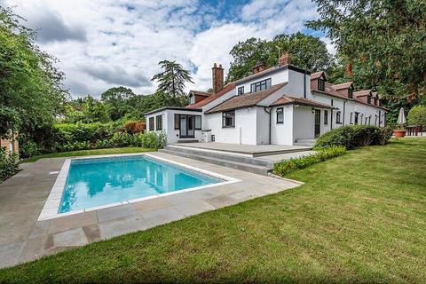 7 bedroom detached house to rent, Clamp Hill, Stanmore HA7