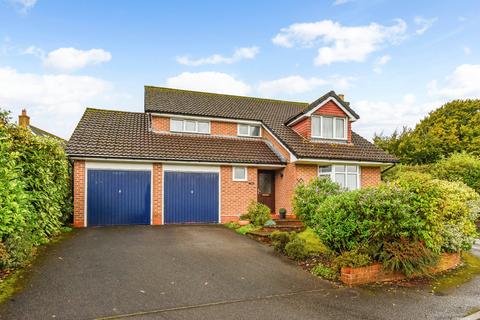 4 bedroom detached house for sale, Lingfield Close, Alton, Hampshire