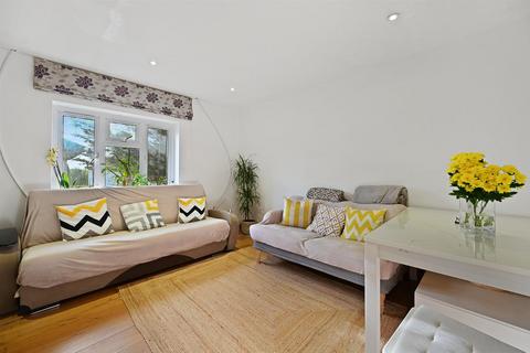 2 bedroom flat for sale, Wales Farm Road, North Acton, W3