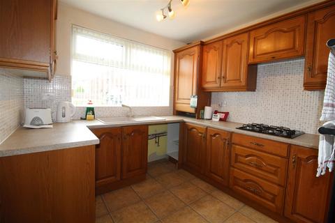 3 bedroom semi-detached bungalow to rent, Waindale Crescent, Mount Tabor