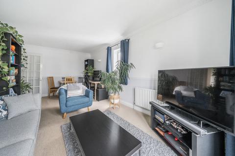 2 bedroom flat for sale, Ockford Road, Surrey GU7