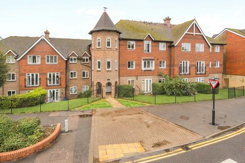 2 bedroom flat for sale, Ockford Road, Surrey GU7