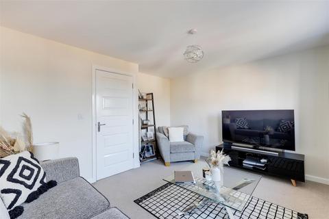 4 bedroom semi-detached house for sale, Roxburgh Close, Arnold NG5