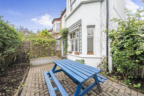 2 bedroom maisonette for sale, Brenda Road, Balham