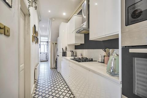 2a Brenda Road, London, SW17 7DB