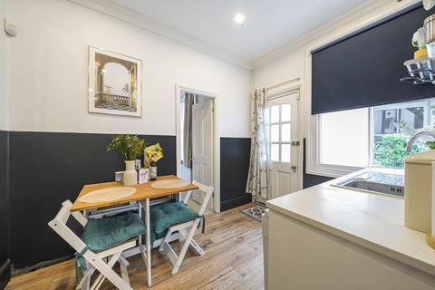 2a Brenda Road, London, SW17 7DB