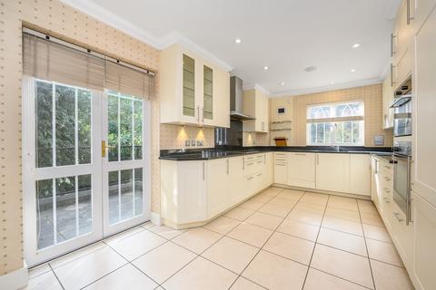 3 bedroom apartment for sale, Old Avenue, Weybridge, KT13