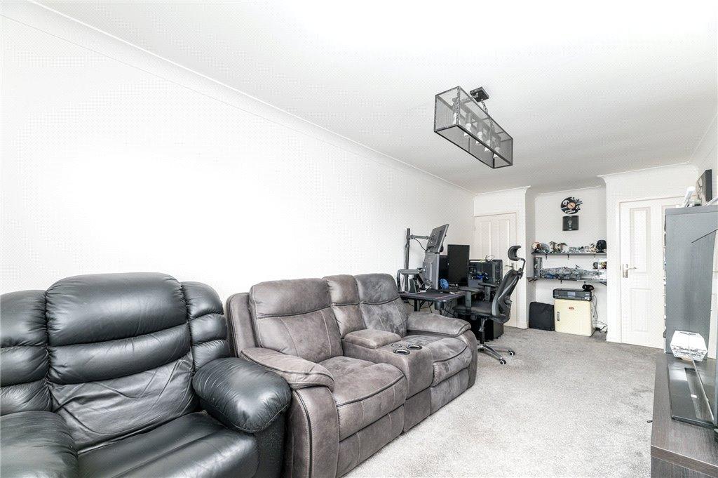 Bed/Family Room