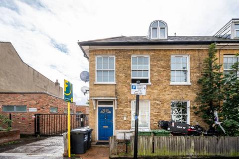 2 bedroom flat for sale, George Lane, Hither Green, London, SE13